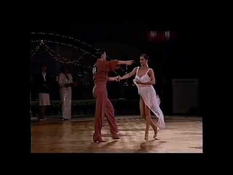 カラオケと社交ダンス（KARAOKE & Ballroom Dance） - YouTube
