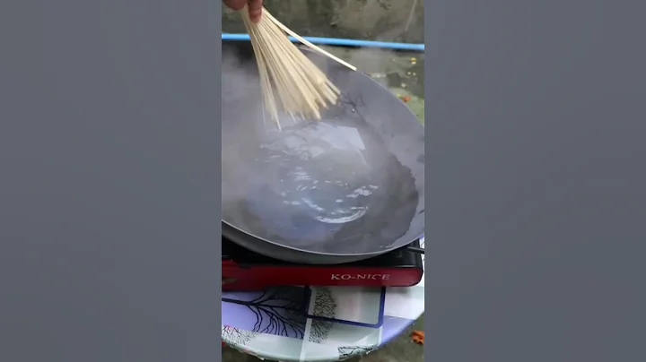 HOW TO BURN & SEASON A WOK #shorts #cooking