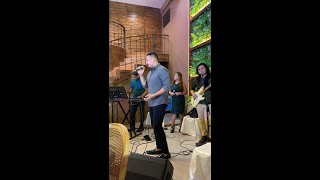 A Song Number For The Newlyweds