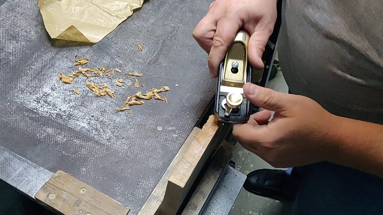 Block Plane Rider Краткий обзор Axminster Rider No. 60 1/2 Deluxe Block Plane - YouTube