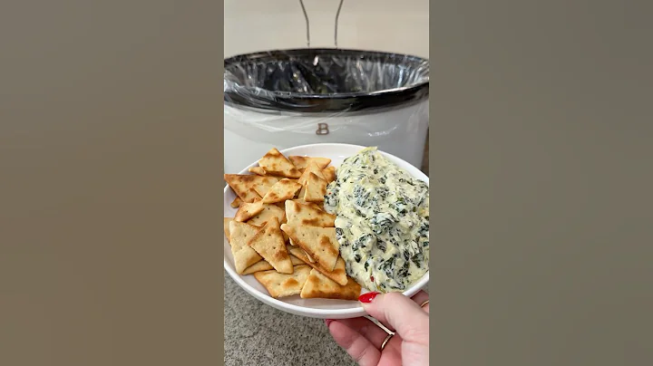 Ranch Spinach Artichoke Dip in the crockpot #easyrecipe #dinnerideas #quickrecipes #food #ranch