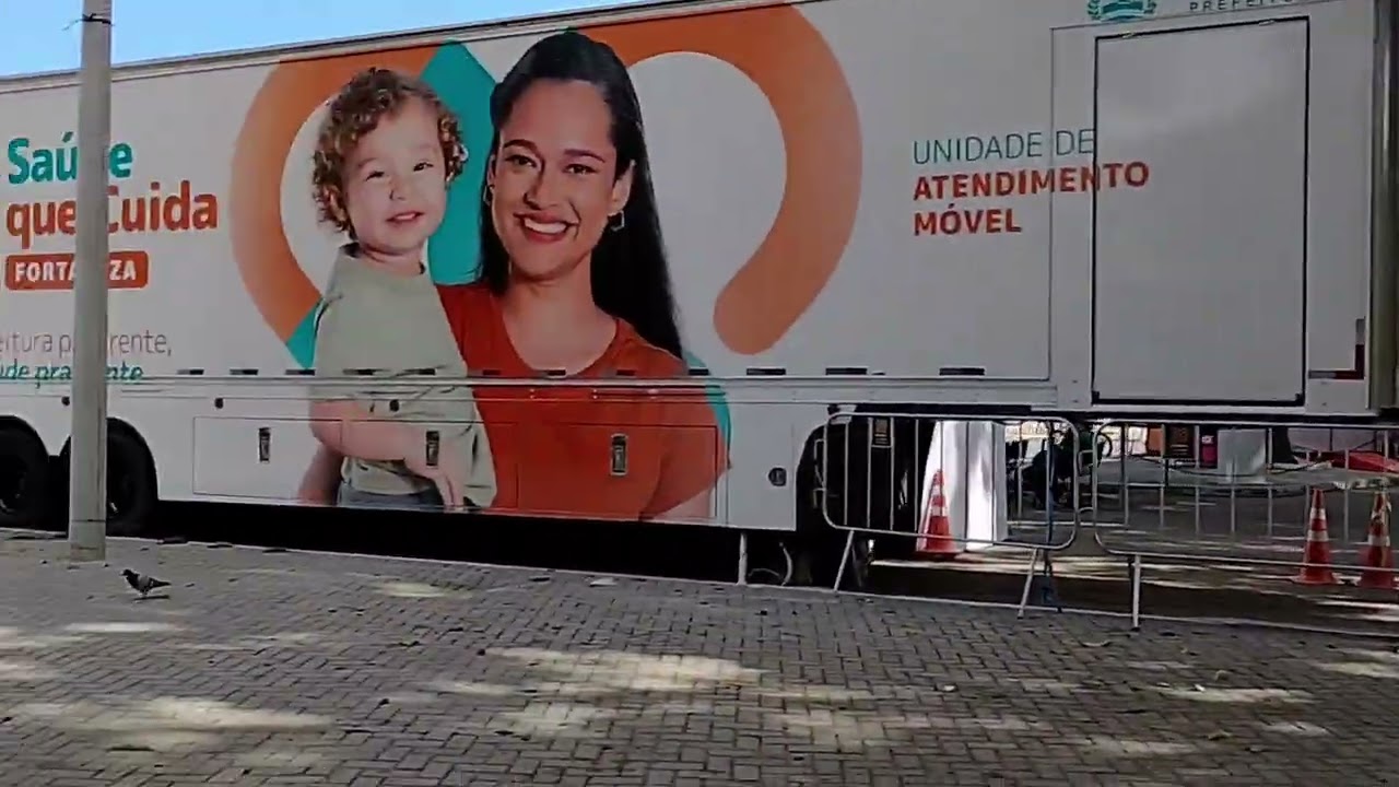 Pedalando. Pelas praça. Da   sagento   Ermínio  au   centro de  Fortaleza  eu e  Deus 