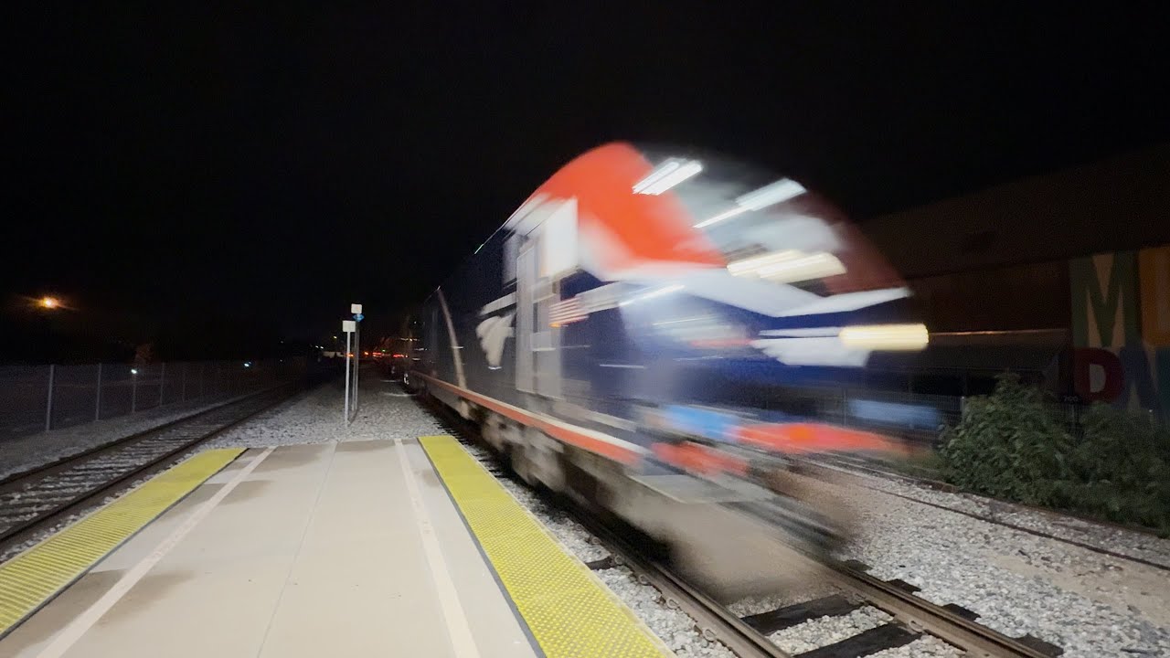 Jingle Bells Horn Salute From Amtrak's Coast Starlight Train 11 (22) @ Moorpark (12/23/25)
