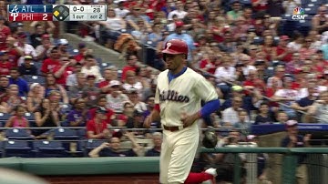ATL@PHI: Hernandez scores on an error by Snyder