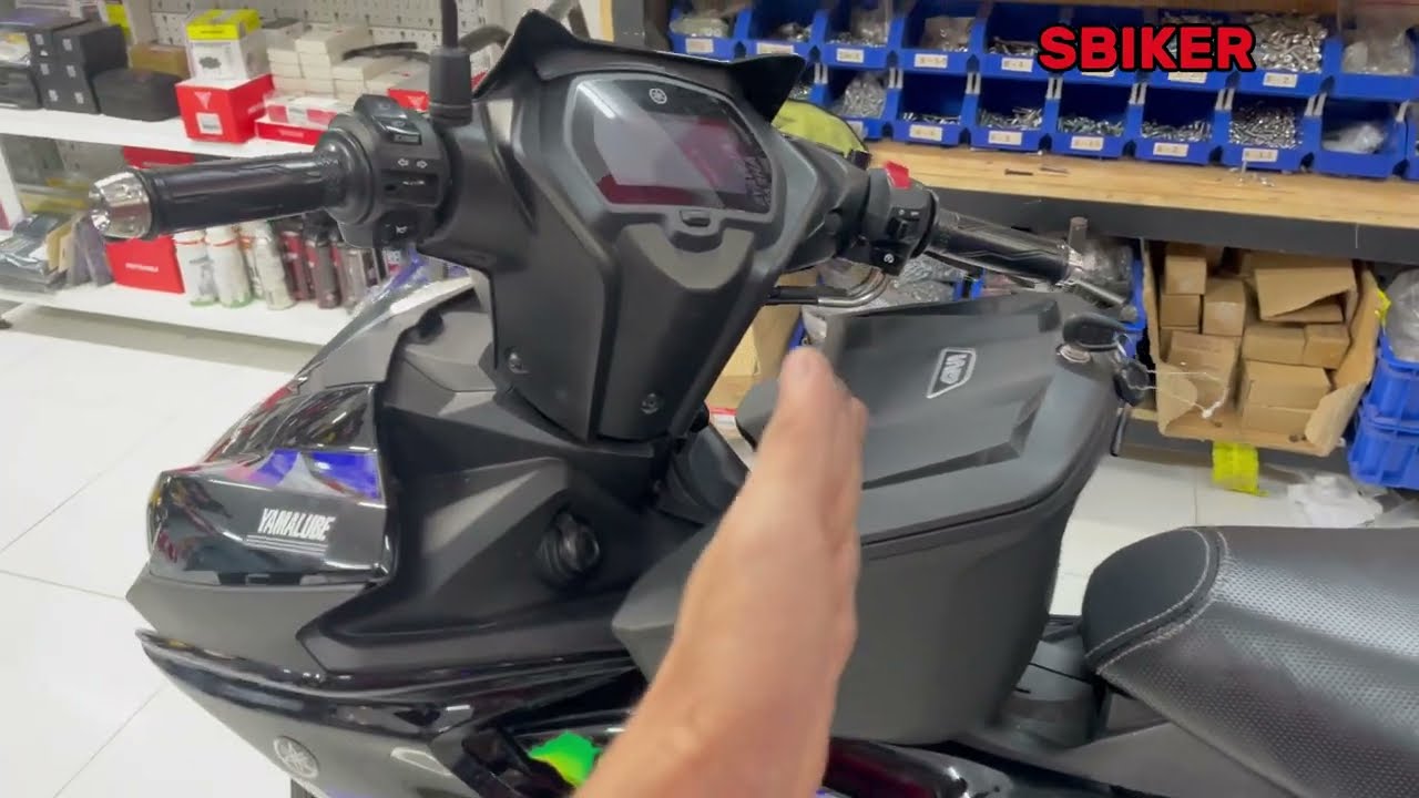 Hướng dẫn lắp thùng giữa G11N Givi cho Exciter 155 Buộc Phải Tháo Áo 