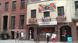 New York commémore les 50 ans des émeutes de Stonewall, lançant la lutte pour les droits LGBT