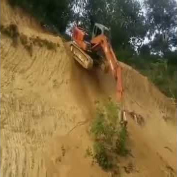 Exavator Hitachi turun bukit !!! Nekat kurang ajar🤣🤣🤣