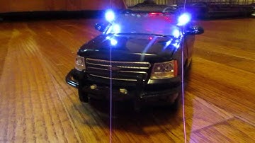 1/24 Scale Jada Tahoe Custom Police Diecast w/ Strobe LED Lighting & Flashing Lightbar