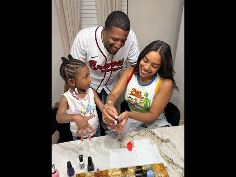 When Jae lets Nadia paint Ava’s nails!