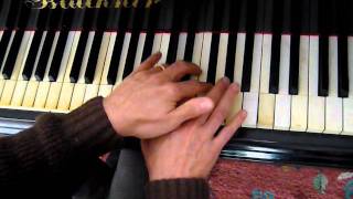 Video thumbnail of "The Lamb piano introduction (Genesis-Tony Banks)"