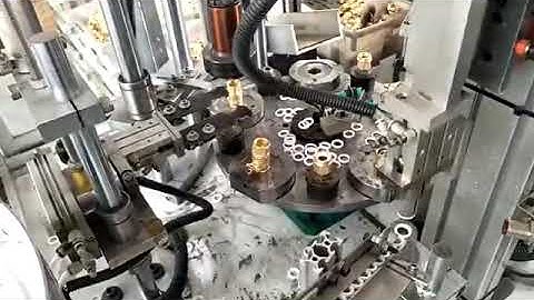 Automatic assembly machine for ball valves