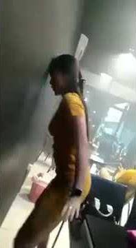 Cewe mabok joget sexy