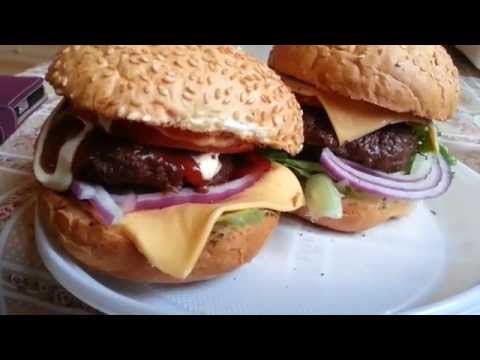 Видео: Чизбургеры пейнтбольные на мангале