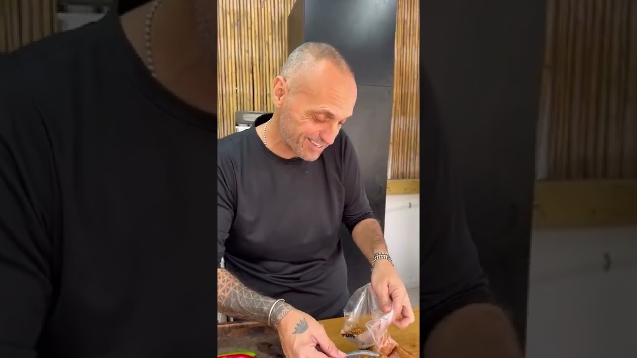 מתכון מחודש שלי לגלילות חציל ופילפלים ממולאים בשר בשיתוף עם מגזין האוכל באהבה לכולם תומר תומס 💚