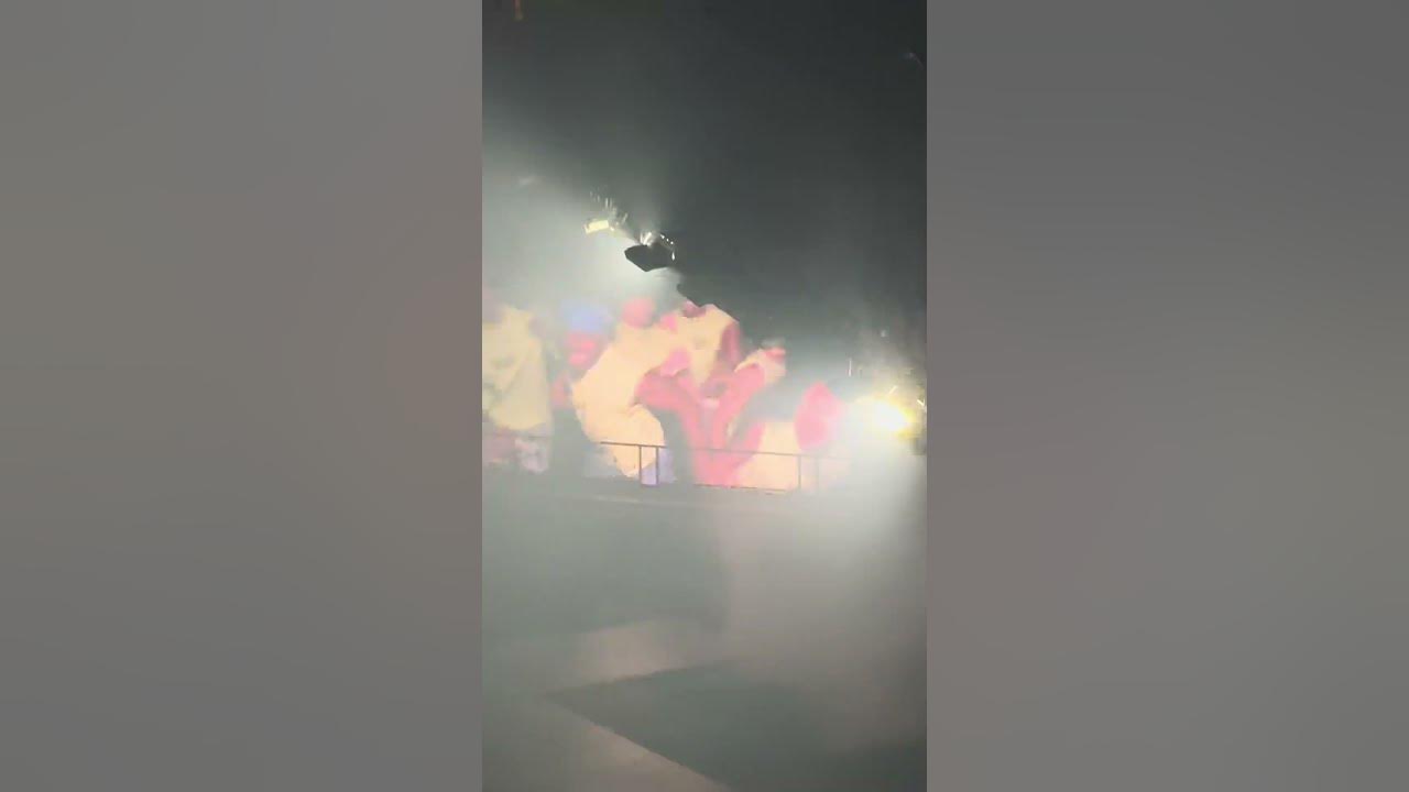 Troy does LAST APPLE DANCE of SWEAT Tour Charlie XCX #charliexcx #troyesivan #brat #bratsummer