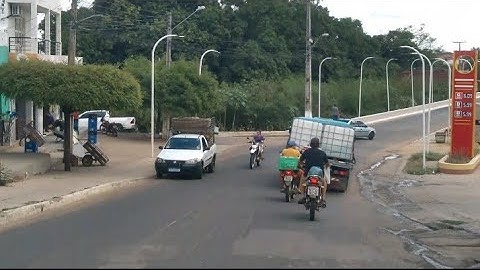 EP.19) MAIN STREET IN BELEZA NEIGHBORHOOD. VERY CRAZY TRAFFIC IN THE MORNING.