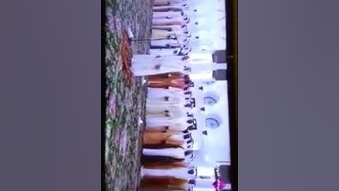 إمام جامع الشيخ زائد   يخطي عدة مرات في سورة اﻷعلى في صلاة العيد