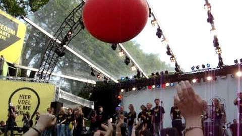 5 voor 5 moment bij bevrijdingsfestival Haarlem 5 mei 2011