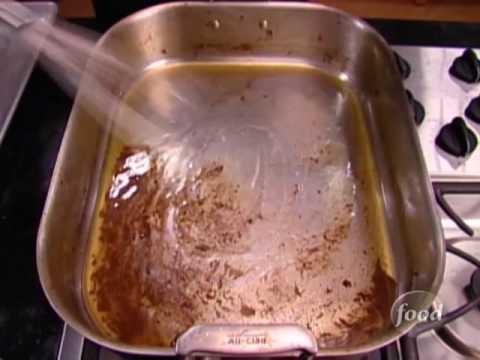 how-to-make-alton's-simple-&-delicious-turkey-gravy-|-food-network