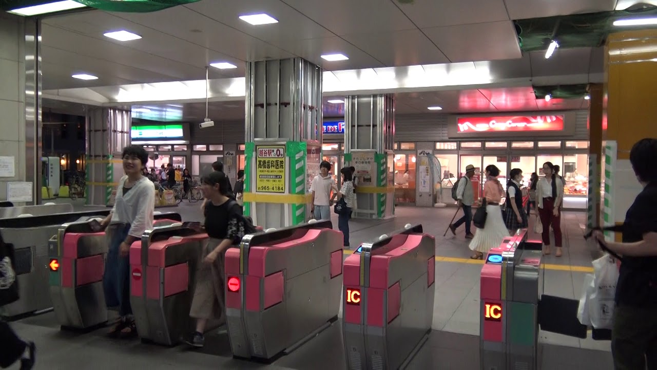 東武伊勢崎線北越谷駅の改札口の風景 Youtube