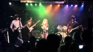 Download Lagu Glomorous Sky MP3 Glomorous Sky
