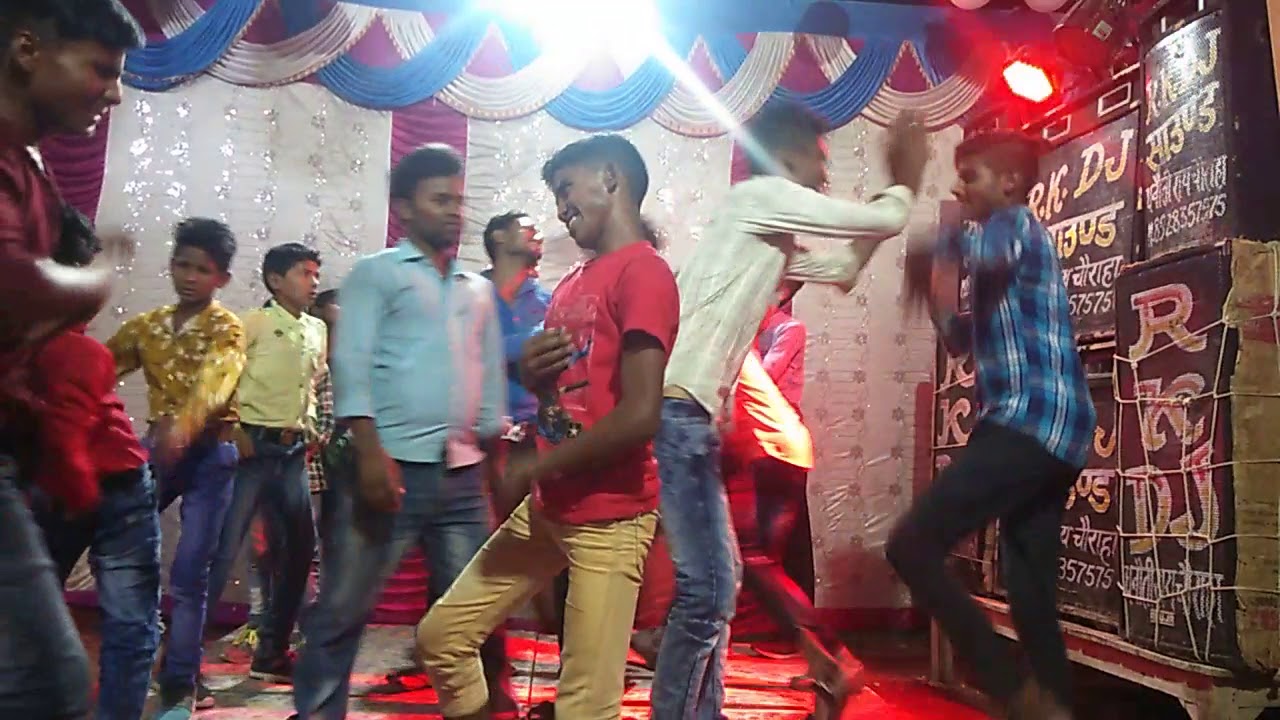 Bahiya Mein Kasi Ke Saiya Marela
