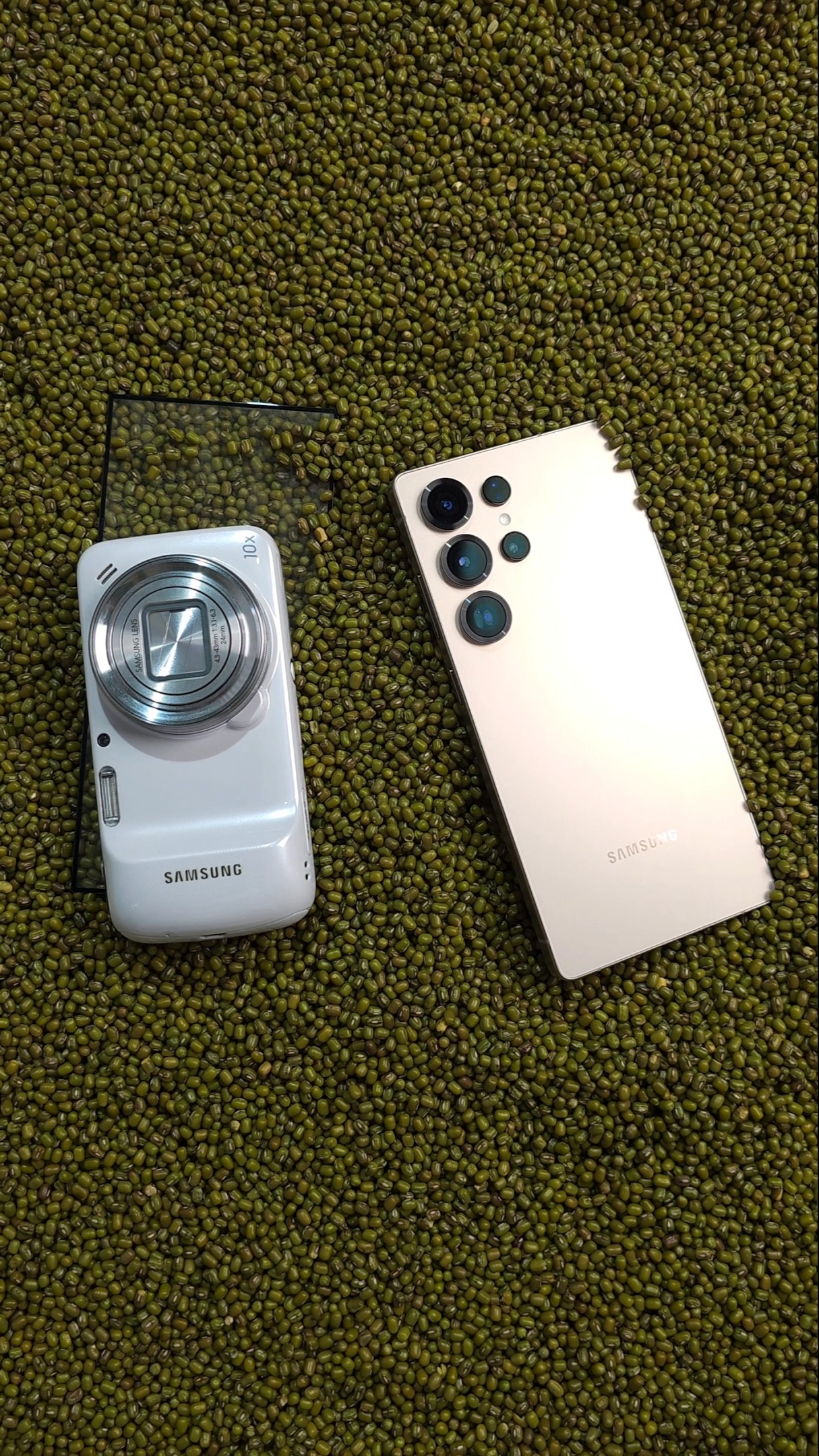 Samsung 10 years old S4Zoom mobile Vs new Samsung galaxy s25ultra Display Quality??? Digital #shorts
