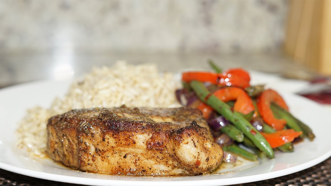 Amazing Pork Chops with Spicy Caramelized Green Beans and Brown Rice