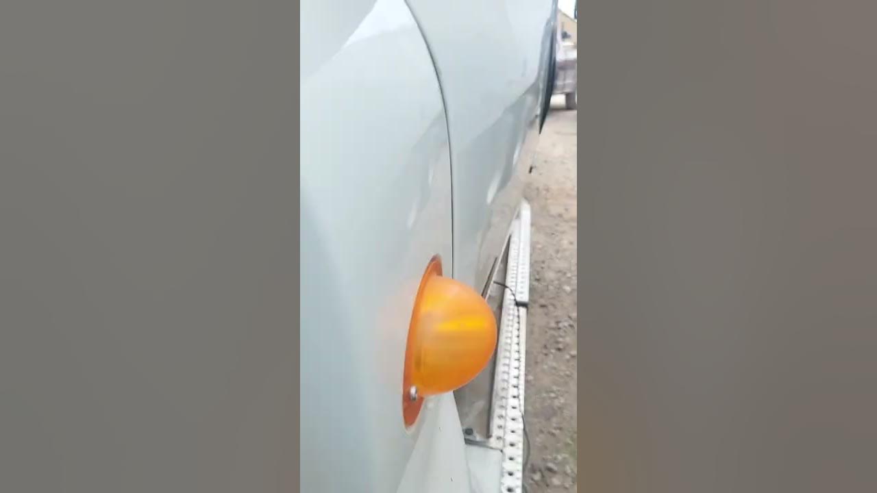 Freightliner cascadia flickering or flashing lights when ignition is on