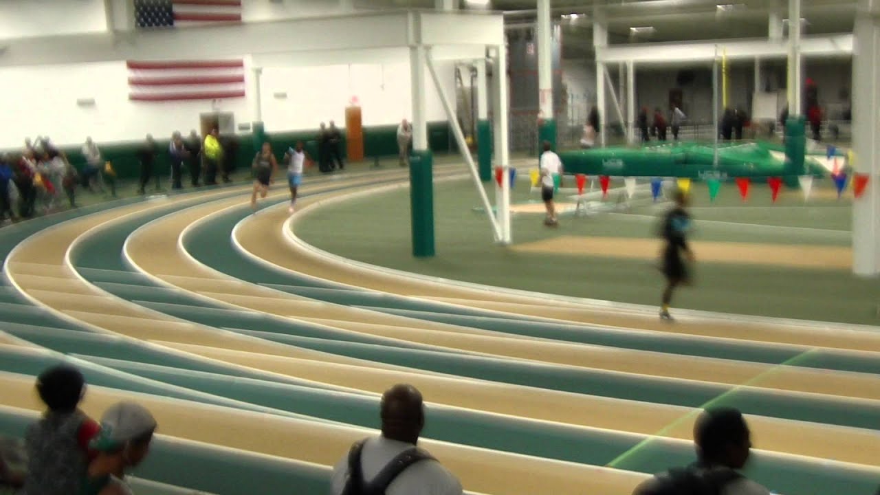 NCRunners Holiday Invitational Boys 4x400 Wakefield