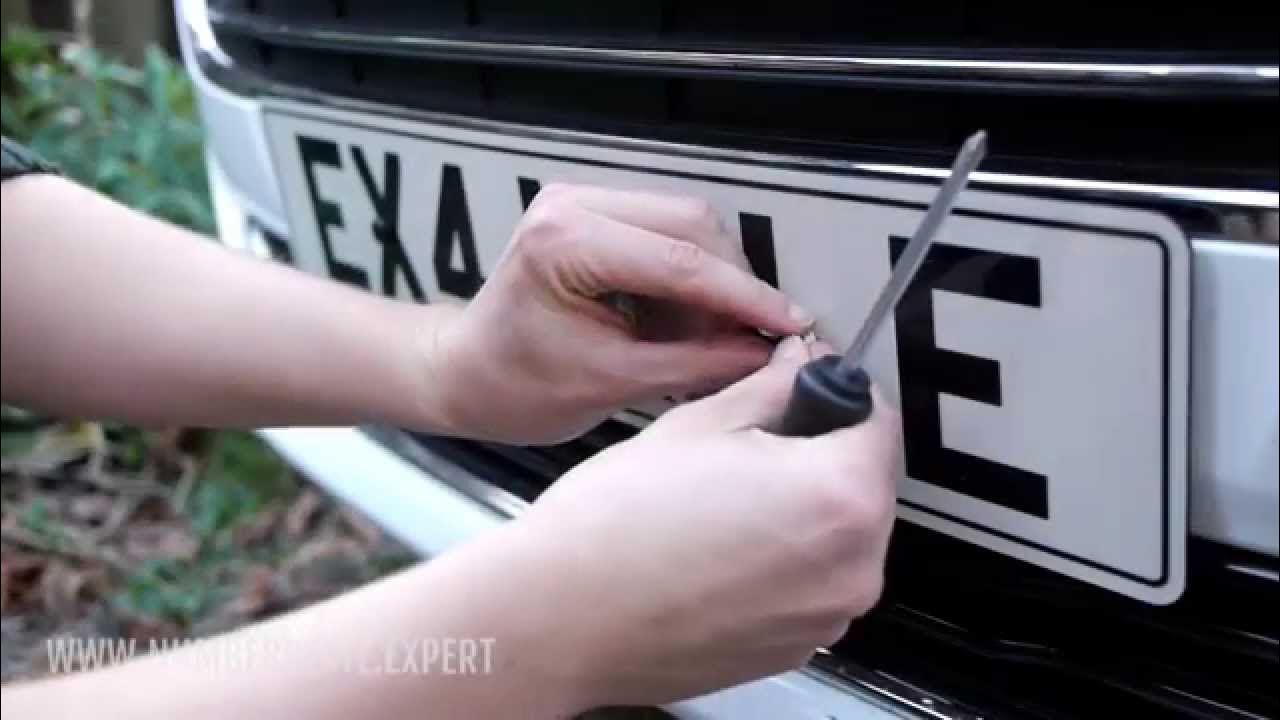 Как снять задний номер с машины How to attach a number plate to a car the screw method - YouTube