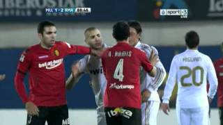 Özil & Benzema Fight vs Ramis ( Mallorca vs Real Madrid ).avi