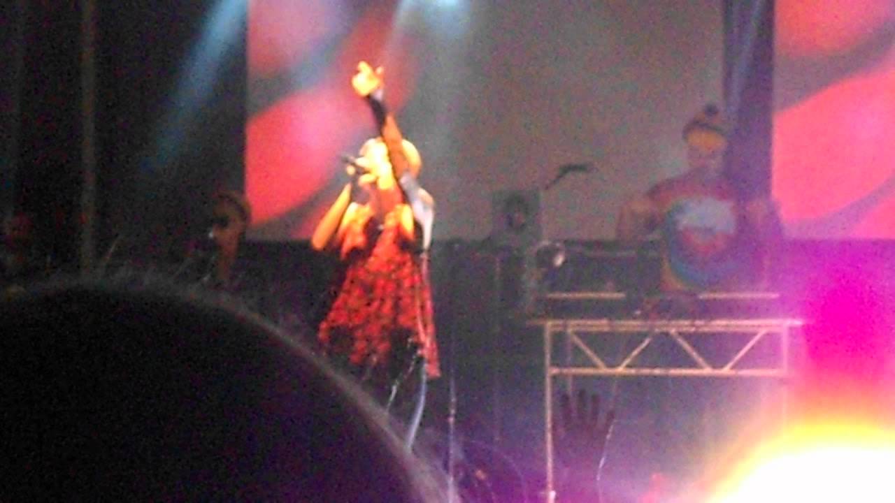 DEV - Dancing in the Dark - Live @ Butler Palooza (5) - YouTube