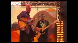 Larry Carlton - Oui Oui Si - Live Performance - Jazz A Vienne chords