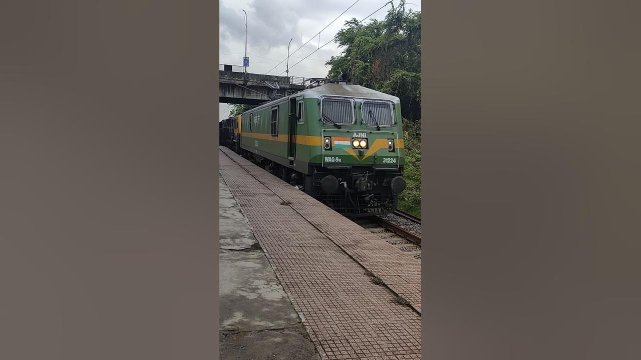 WAG 9H & WDG4 2 goods Train Biggest Goods Train Running SECR biggest train