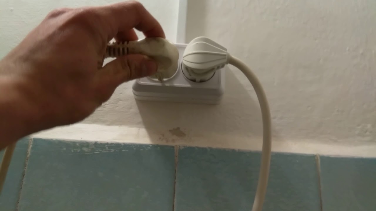 Потек кран подачи воды на стиральную машину - YouTube