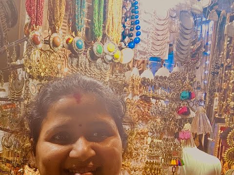 Mumbai Colaba Causeway Market II Mumbai II India II Colaba Market II Mumbai Street Shopping