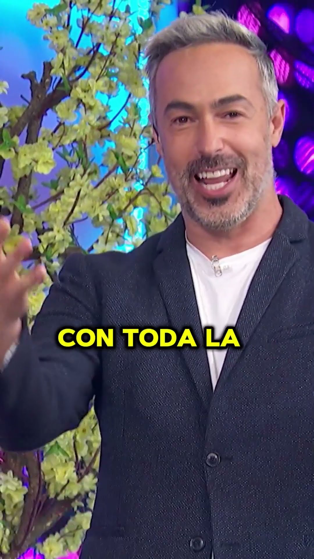 ¡SORPRESA! ? Carlos Arenas es el NUEVO conductor de #CuéntameloYa  ?