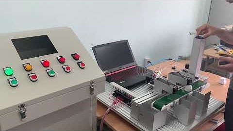 Hoạt động mô hình hệ thống phân loại sản phẩm theo màu sắc.