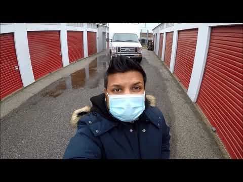 Moving a storage unit by pro movers in Toronto