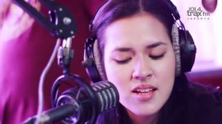 Raisa - Beauty And The Beast (Cover) - Salmon Trax FM Jakarta chords