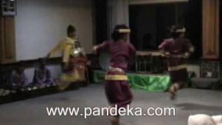 Download Lagu Tari Rantak performed by Pendekar Puti \u0026 Company MP3