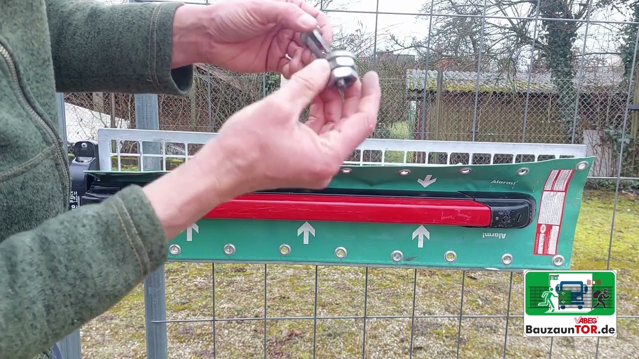 Das Bauzauntor - Die Spaltschraube zur Verbindung von Gittern