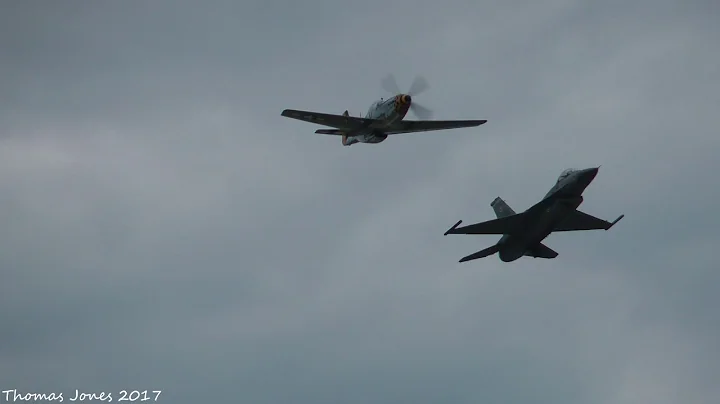 USAF F-16C Demo + P-51 Formation - Oshkosh 2016