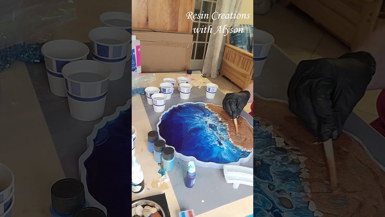 Resin Rocks Round Beach Tray 