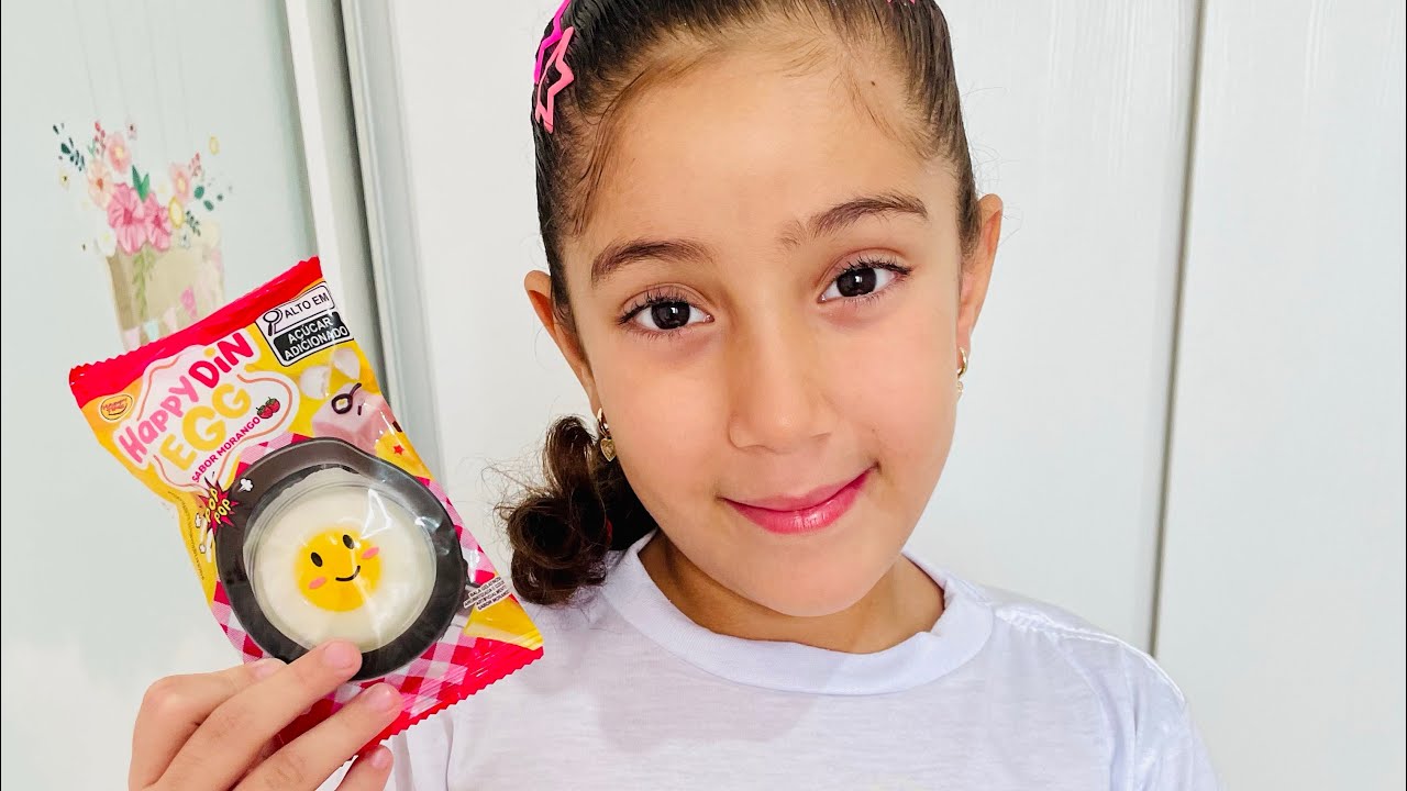 Ovo que Cozinha?! Yasmin Descobre o Doce Happy Din Egg! 🥚🍫#canalinfantil