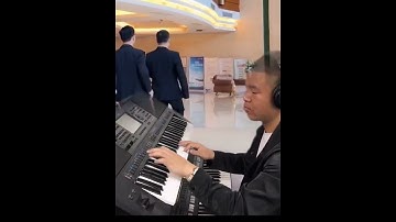 Thumbnail of 电子琴演奏爱拼才会赢DJ舞曲版售楼员们瞬间变成了舞蹈队