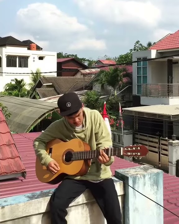 Ali topanje Harus kah ku jadi orang berbeda baper njir