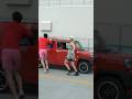 車から手を離さなければプレゼント Shorts 車から手を離さなければプレゼント Shorts