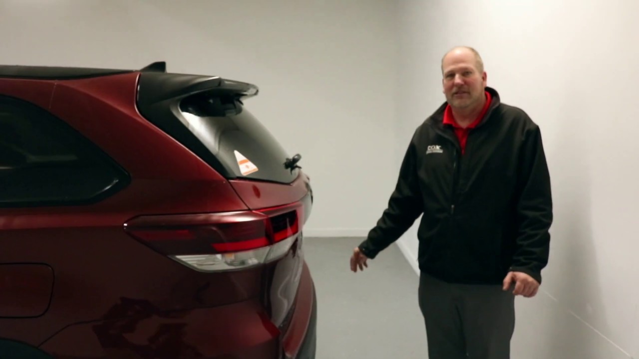2019 Toyota Highlander SE at Cox Toyota - YouTube
